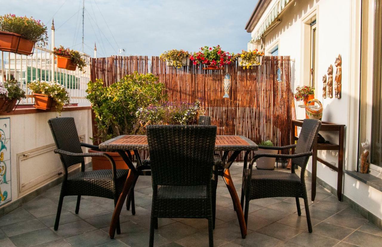 Attico Rooms Giardini Naxos Luaran gambar